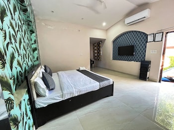 gobravo 2br lux villa wt pvt pool udapur