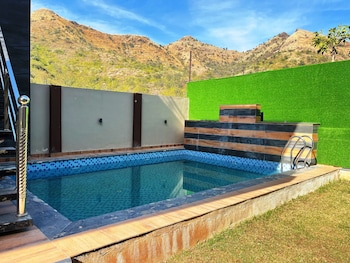 gobravo 2br lux villa wt pvt pool udapur