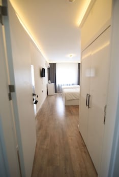 golden life suite