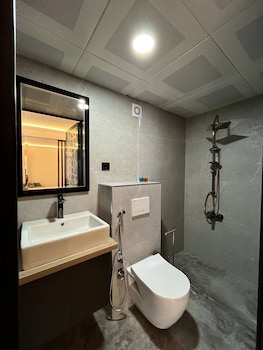 golden life suite