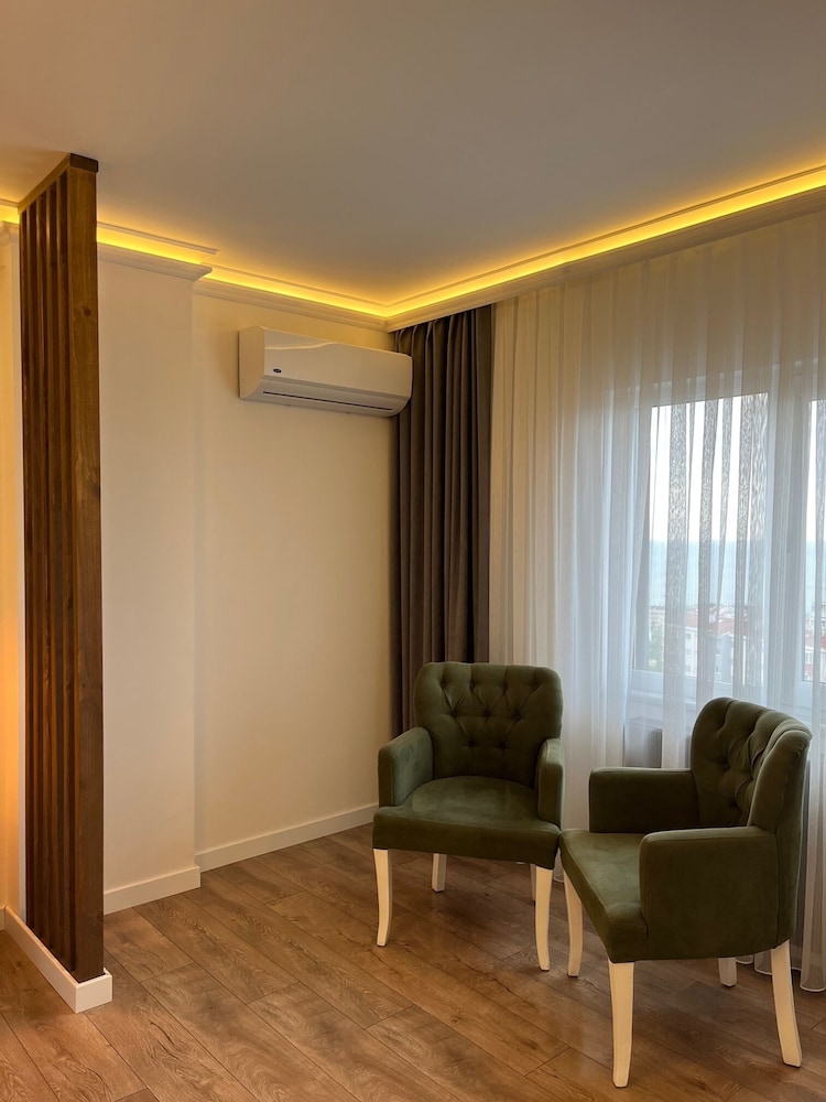 golden life suite