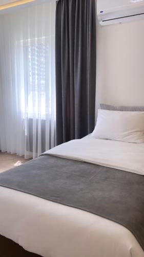 golden life suite