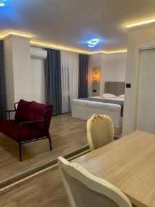 golden life suite
