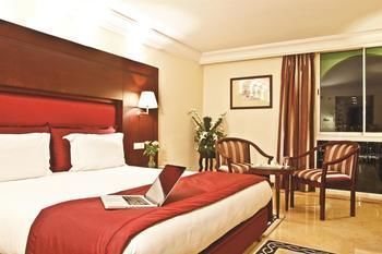 golden tulip farah