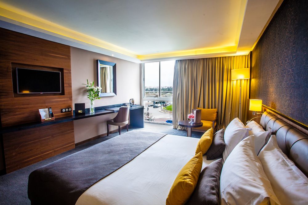 golden tulip farah