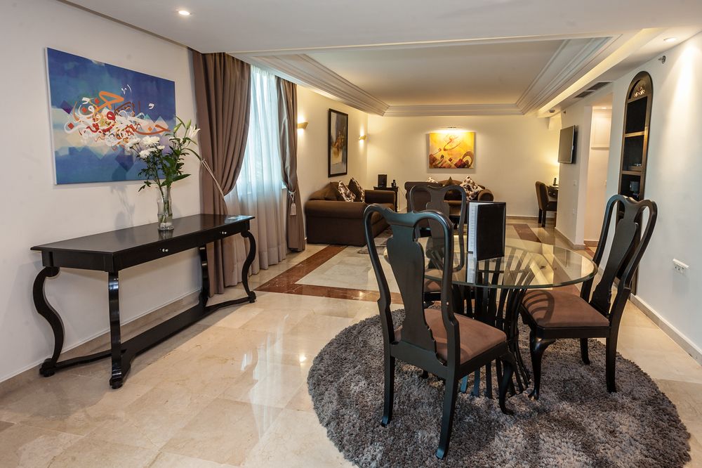 golden tulip farah