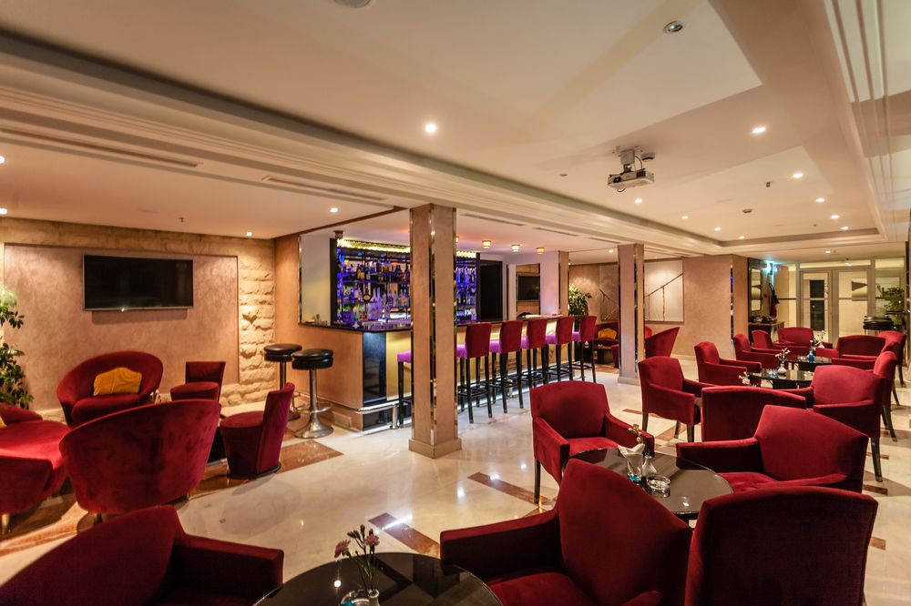 golden tulip farah