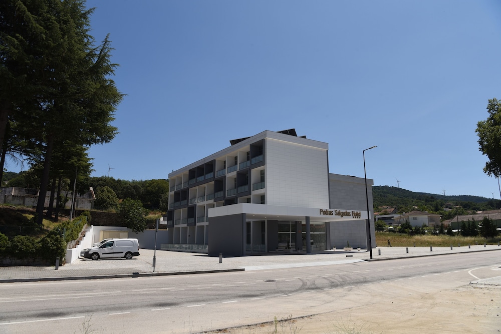 vila pouca de aguiar