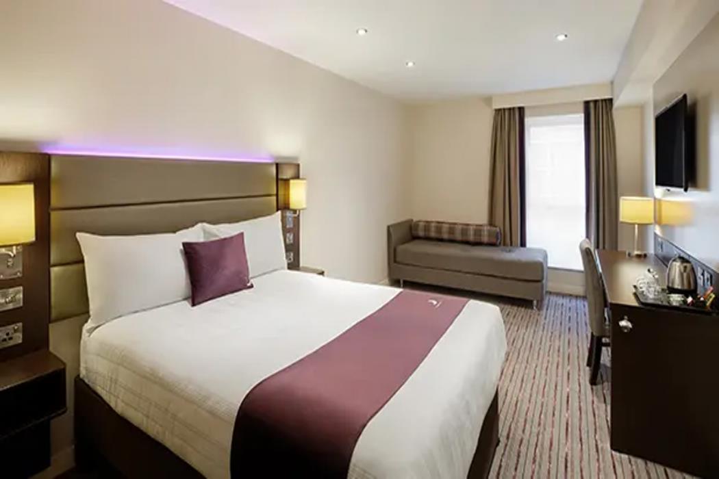 Premier Inn Kings Langley,Near Hugh Exton Photographic Museum,3 star