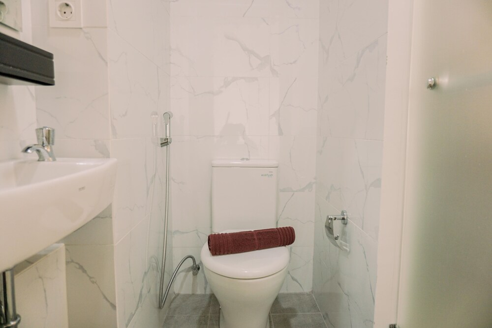 good and homey studio at pacific garden alam sutera apartment