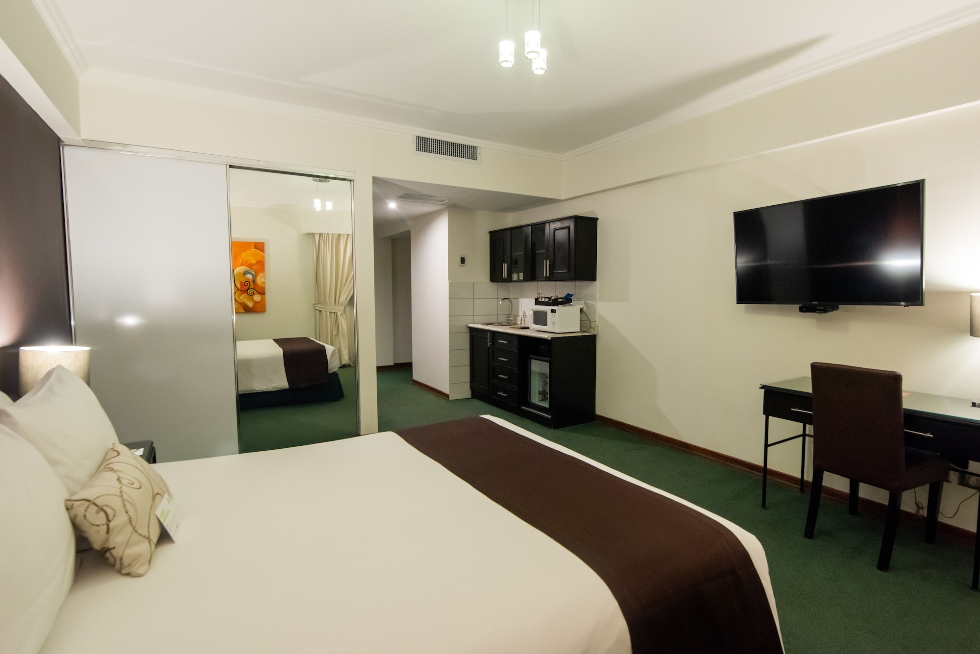 el polo apart hotel and suites