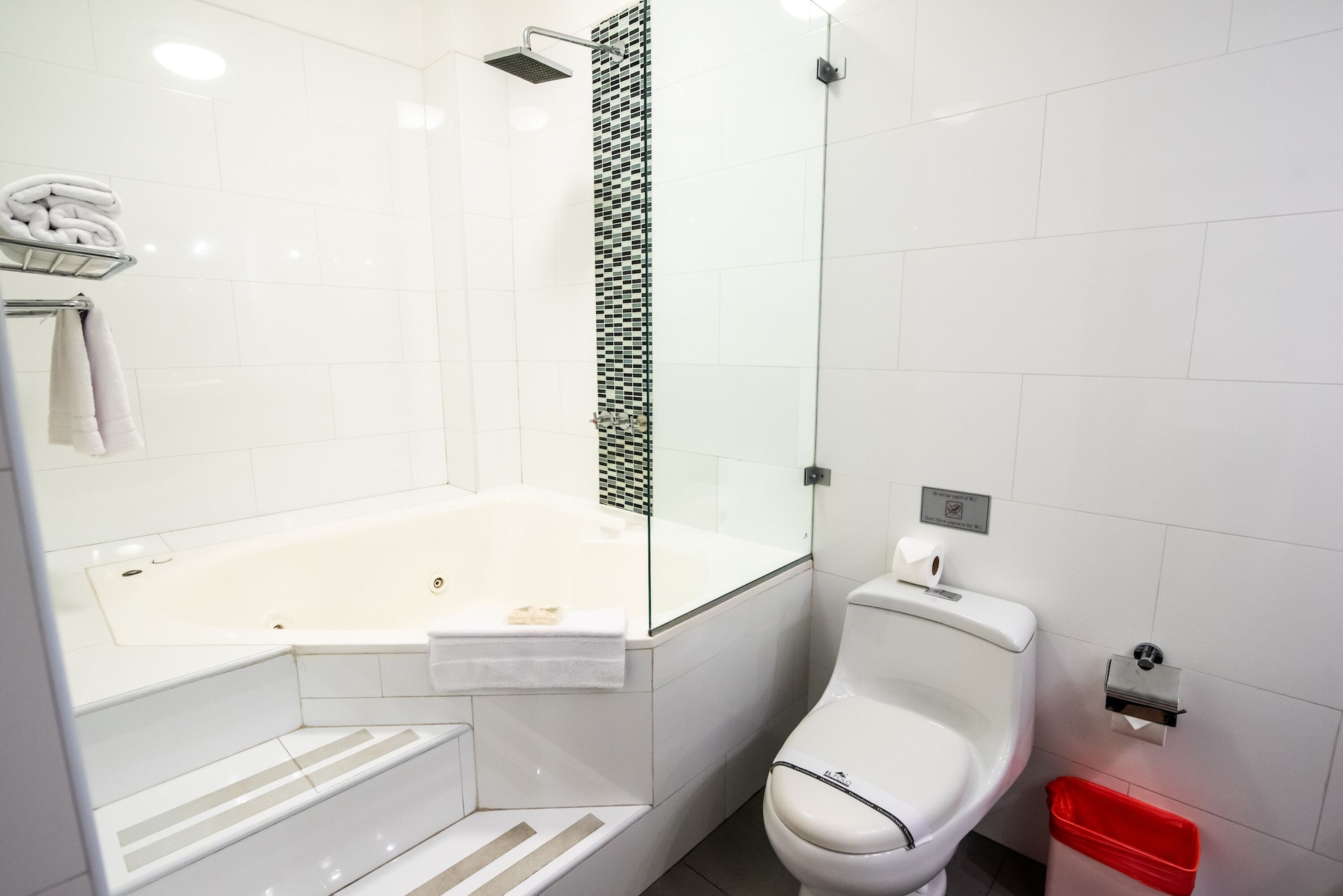 el polo apart hotel and suites