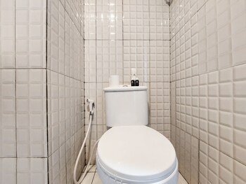 good deal and homey studio at de prima apartment