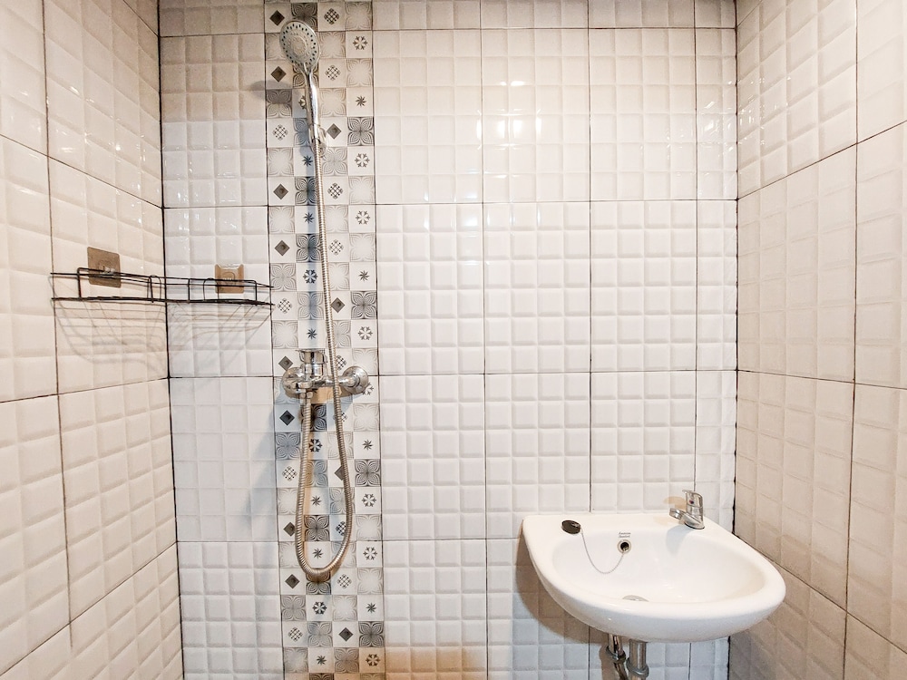 good deal and homey studio at de prima apartment