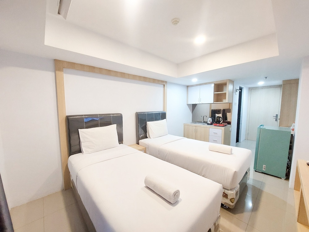 good deal and homey studio at de prima apartment