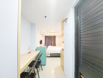 good deal and homey studio at de prima apartment