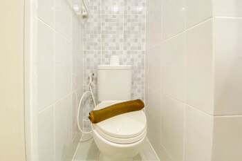 good price and homey studio at tokyo riverside pik 2 apartment