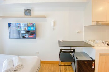 good price and homey studio at tokyo riverside pik 2 apartment