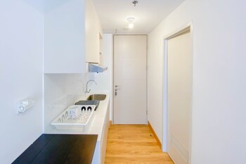 good price and homey studio at tokyo riverside pik 2 apartment