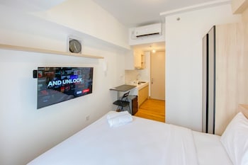 good price and homey studio at tokyo riverside pik 2 apartment