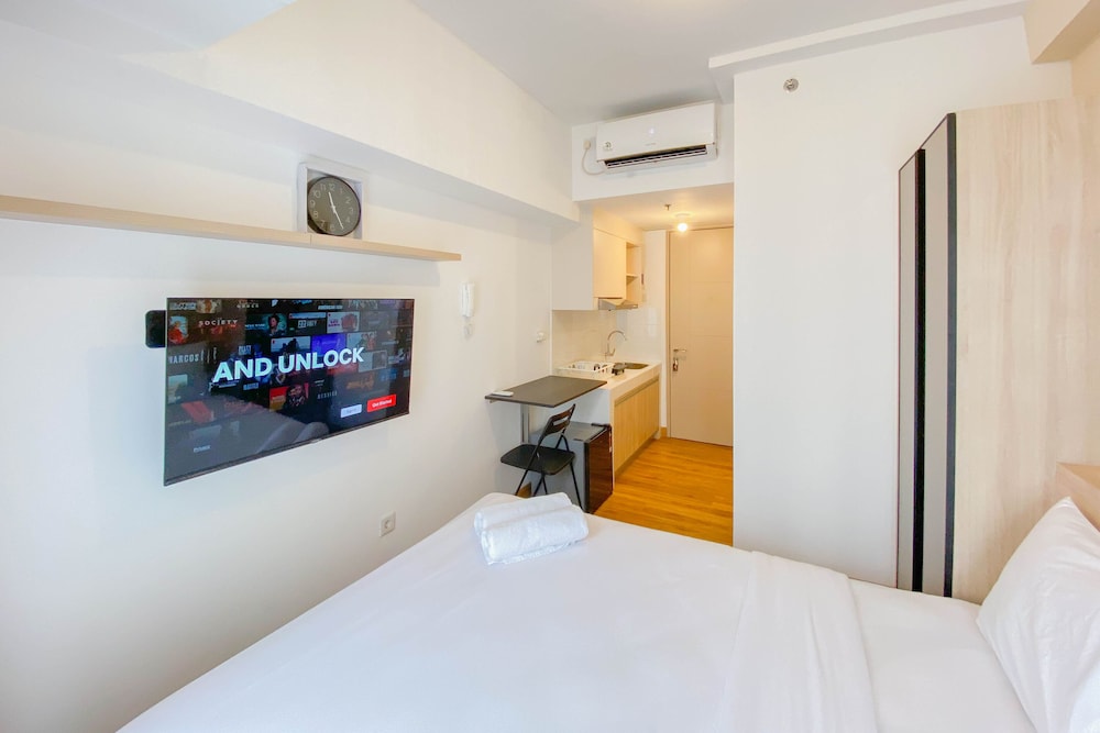 good price and homey studio at tokyo riverside pik 2 apartment