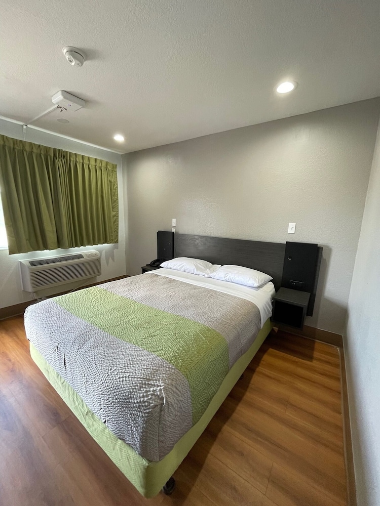 motel 6 port allen la baton rouge