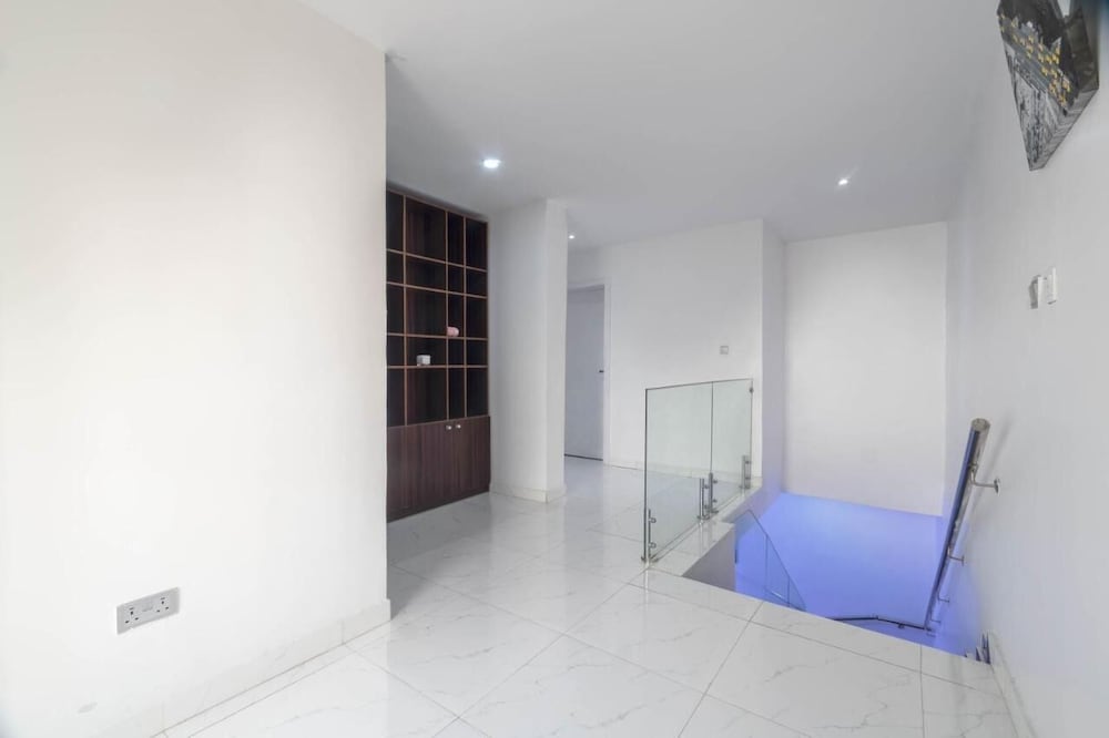 gorgeous shortlet apartment lekki