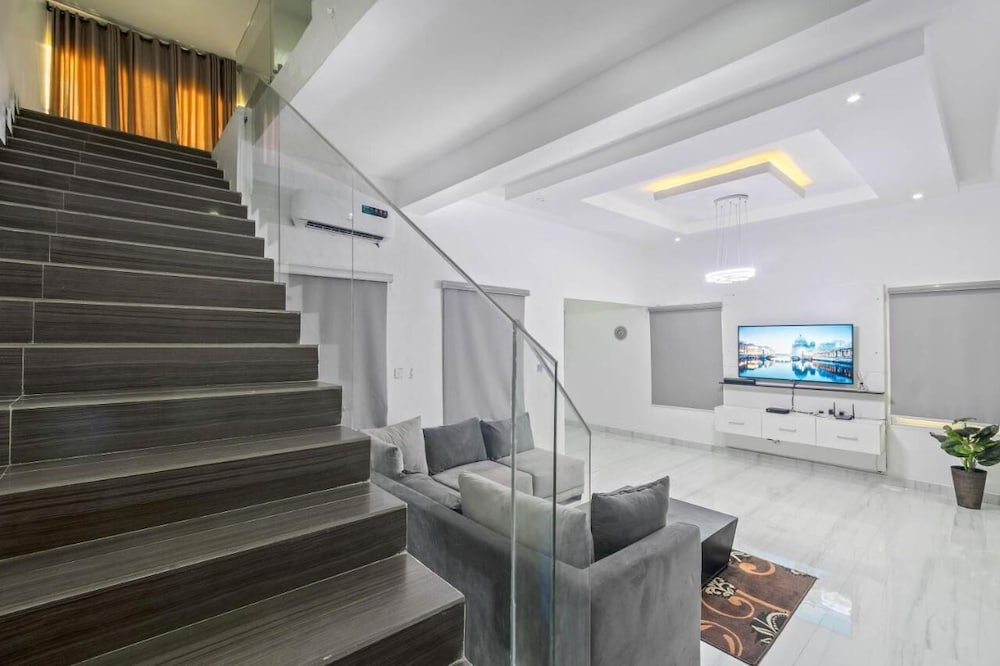 gorgeous shortlet apartment lekki