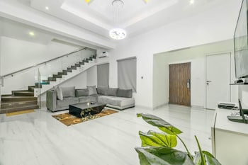 gorgeous shortlet apartment lekki