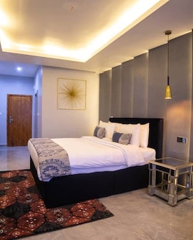 gorgeous shortlet apartment lekki