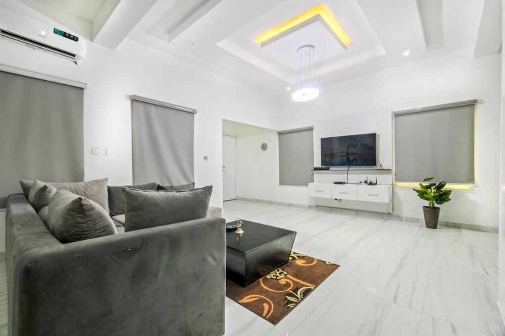 gorgeous shortlet apartment lekki