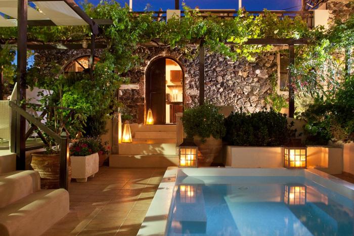 lava suites and lounge