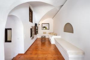 lava suites and lounge