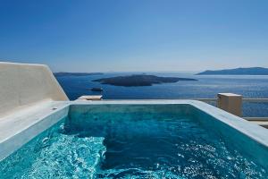 lava suites and lounge