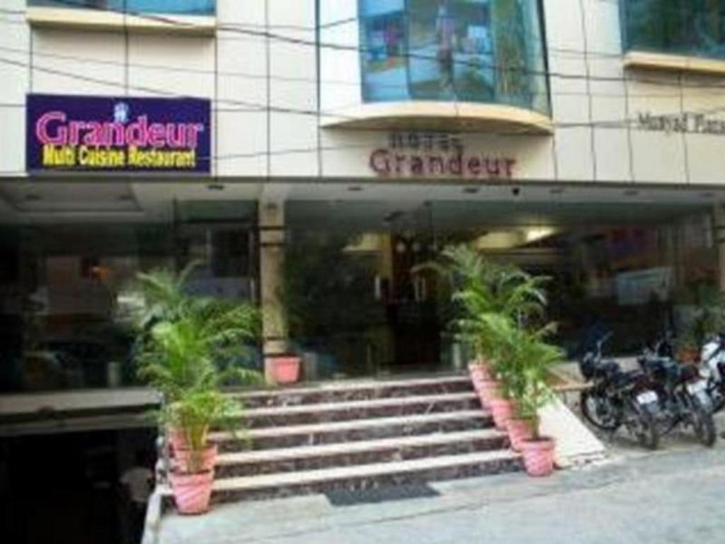 hotel grandeur