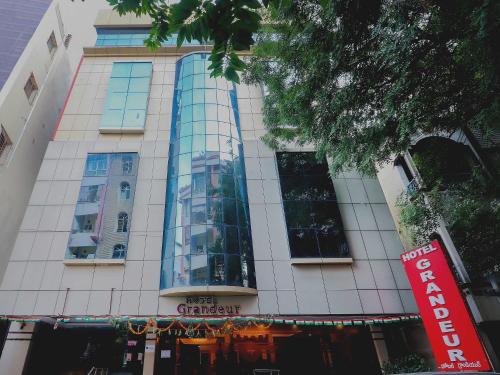 hotel grandeur