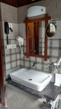 kondai lip backwater heritage resort