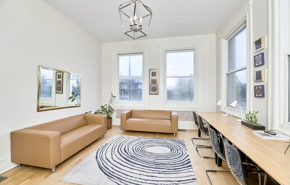 white house at grand central