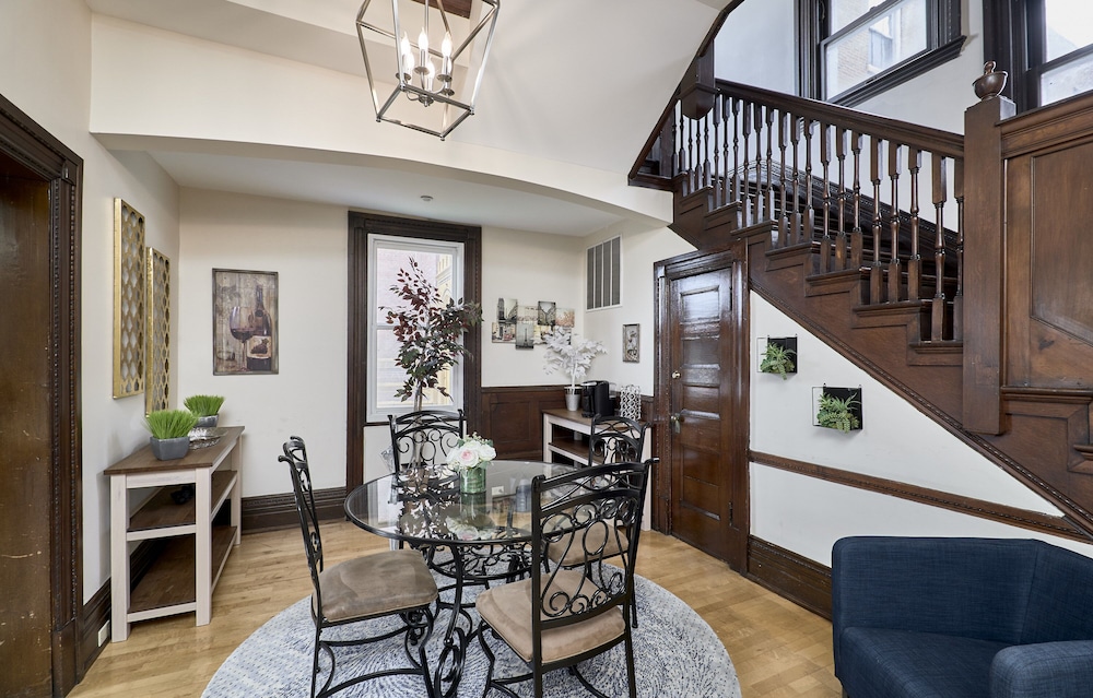 white house at grand central