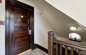 white house at grand central