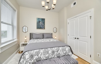 white house at grand central