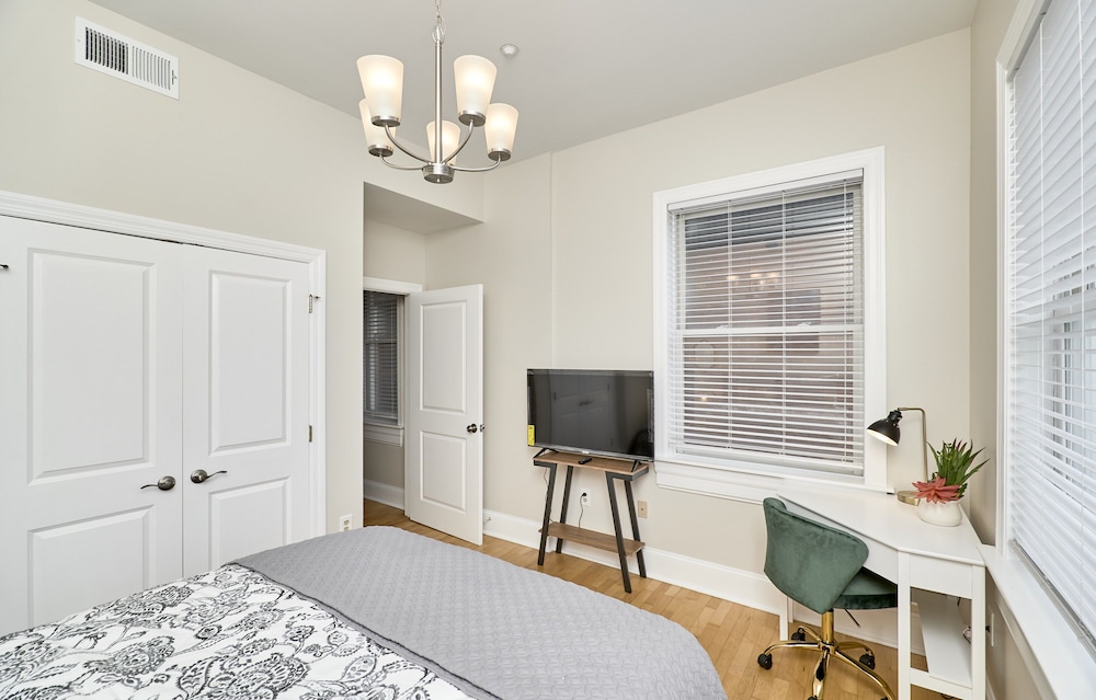 white house at grand central