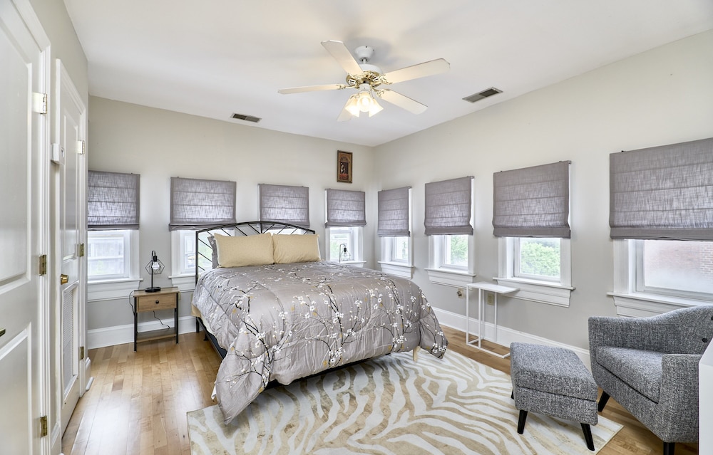 white house at grand central