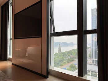 grand mercure yichang waitan