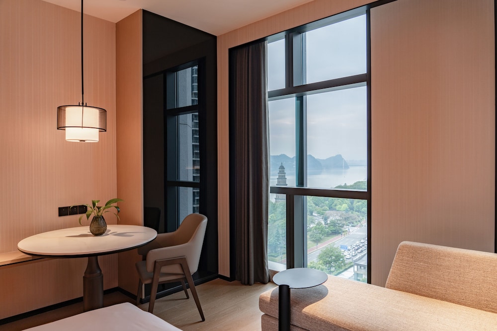 grand mercure yichang waitan