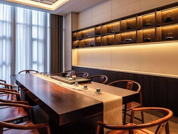 grand mercure yichang waitan