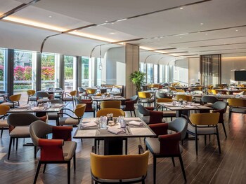 grand mercure yichang waitan