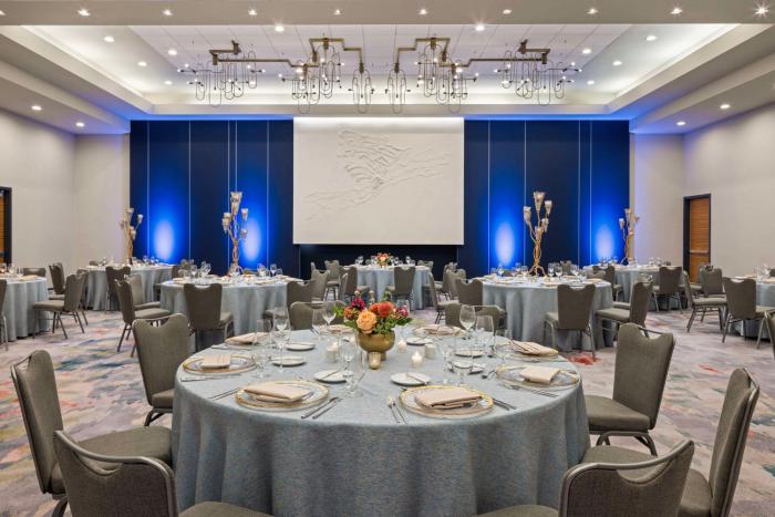 the lofton hotel tapestry collection by hilton