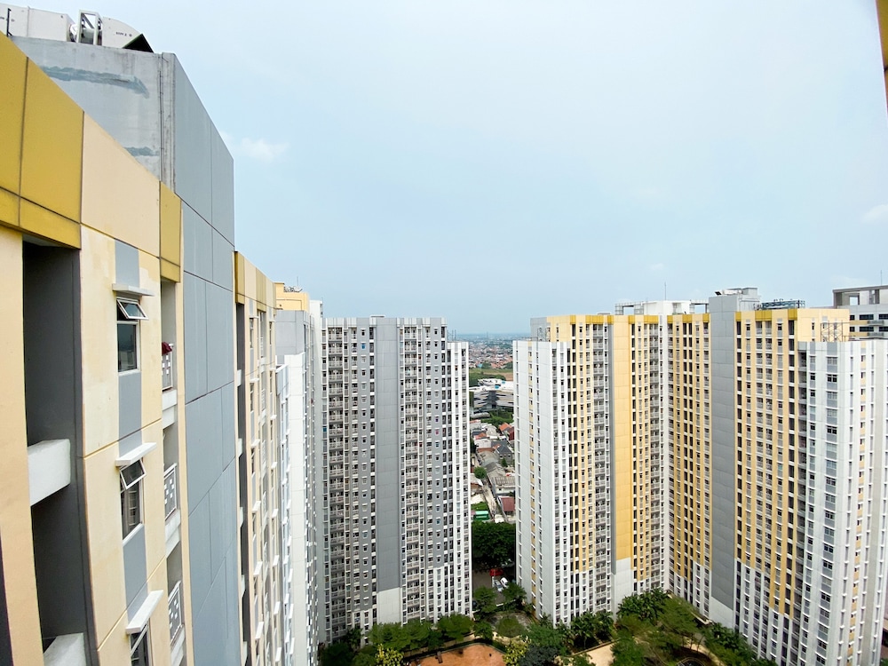 great deal studio at springlake summarecon bekasi apartment