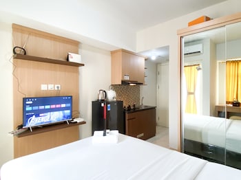 great deal studio at springlake summarecon bekasi apartment
